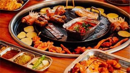 開業即登頂，四個月狂開13店，“肉小哥”如何靠甜品引爆美食江湖？